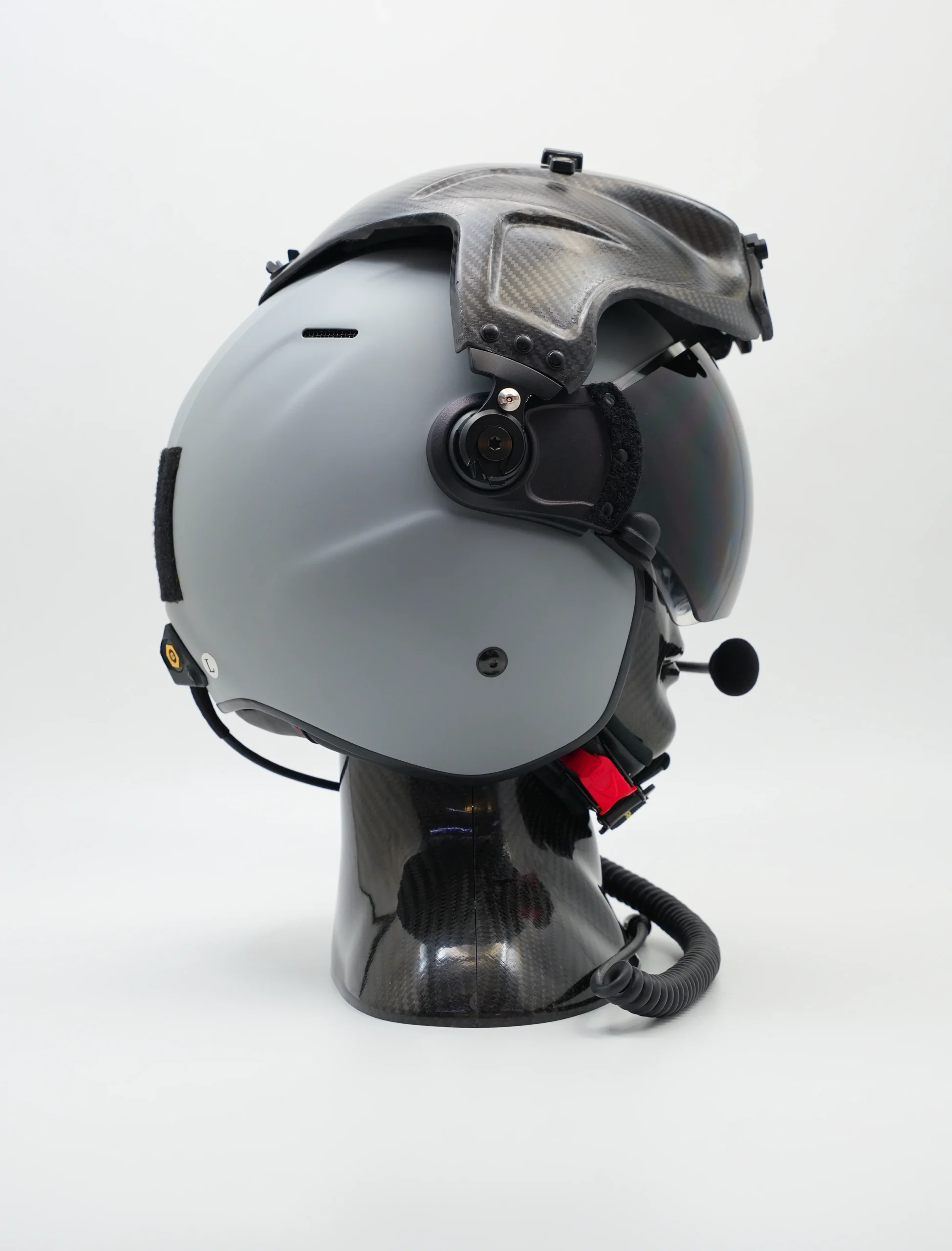 helicopter-helmet-rt-nvg-mount (5) HORUS HH-77/RT helicopter pilot helmet, left side profile with boom mic