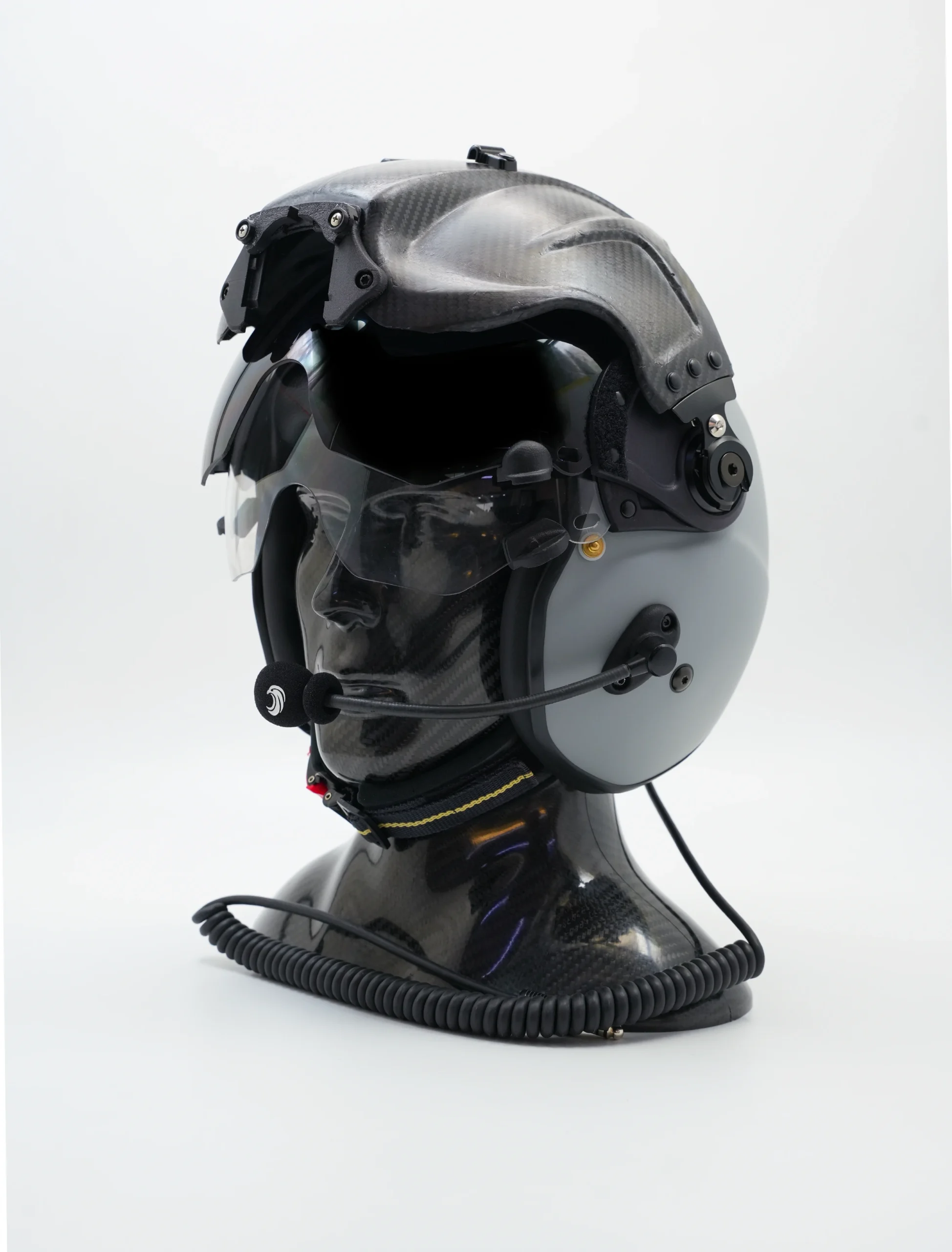 helicopter-helmet-rt-nvg-mount (8) HORUS HH-77/RT helicopter flight helmet, front three-quarter view with NVG mount