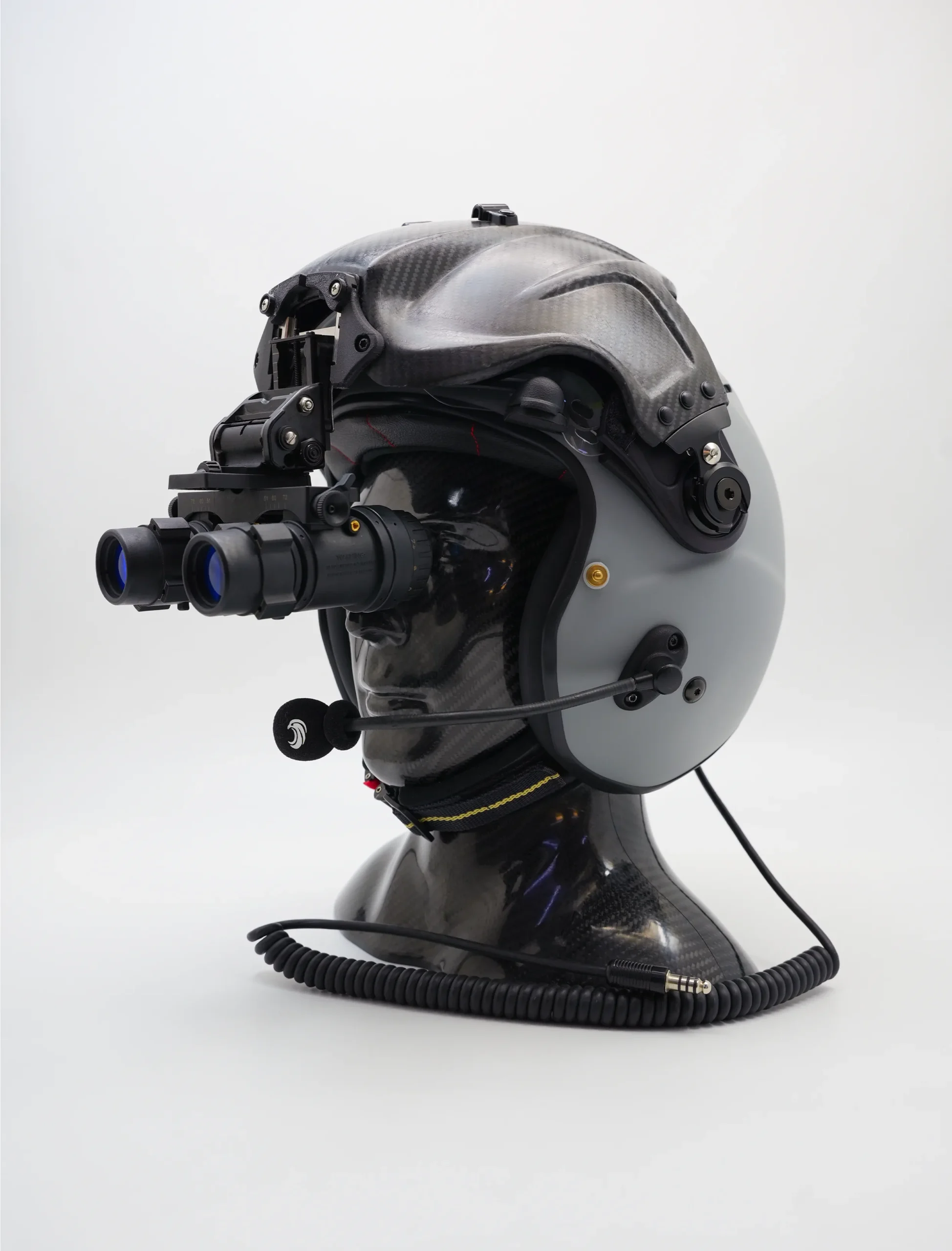 helicopter-helmet-rt-nvg-mount-right-side HORUS HH-77/RT helicopter pilot helmet, right side profile with NVG mount