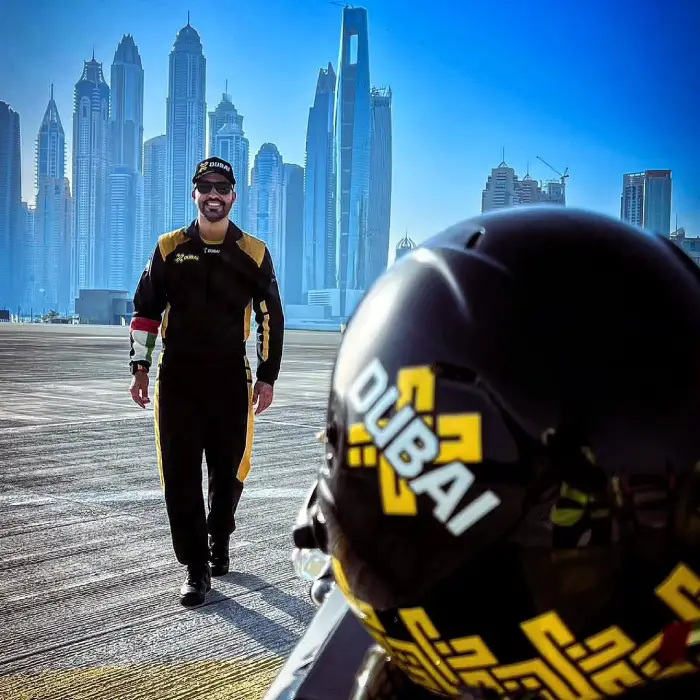From #Dubai to the world @husamgamal71 coloring the UAE sky with his beautiful #extra300Flight helmet by @horus_flight_helmet_systemPhoto by @husamgamal71 & @xdubai#flighthelmet #helmets #flightequipment #aviatio