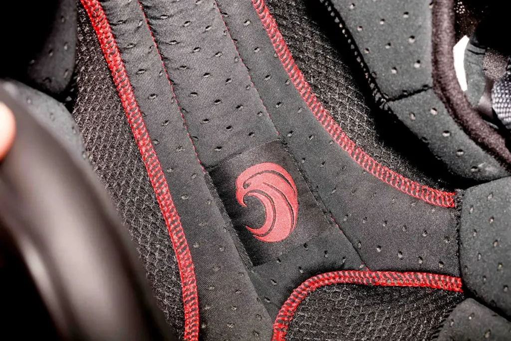 Headliner-Focused-Closeup